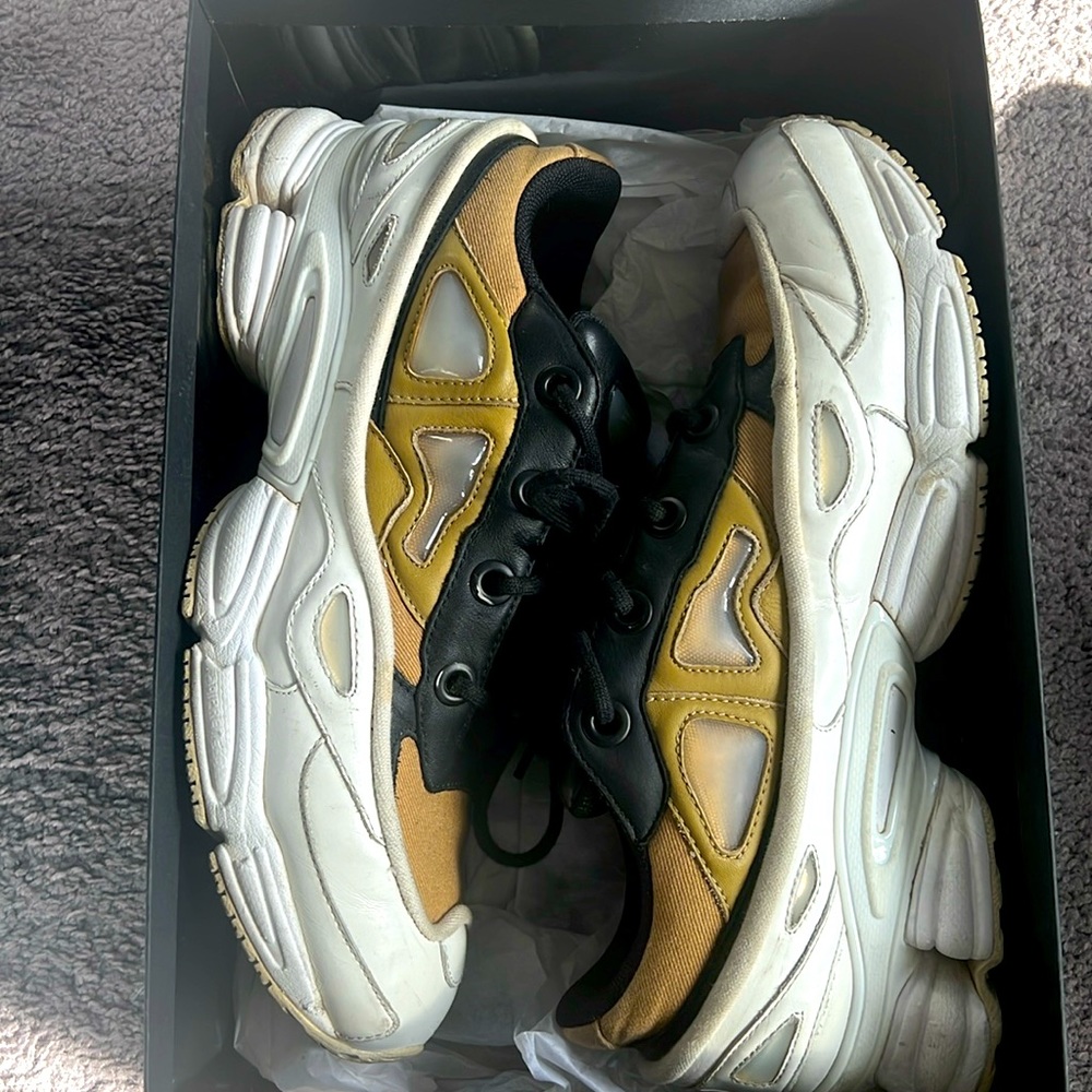 RAF SIMONS OZWEEGO